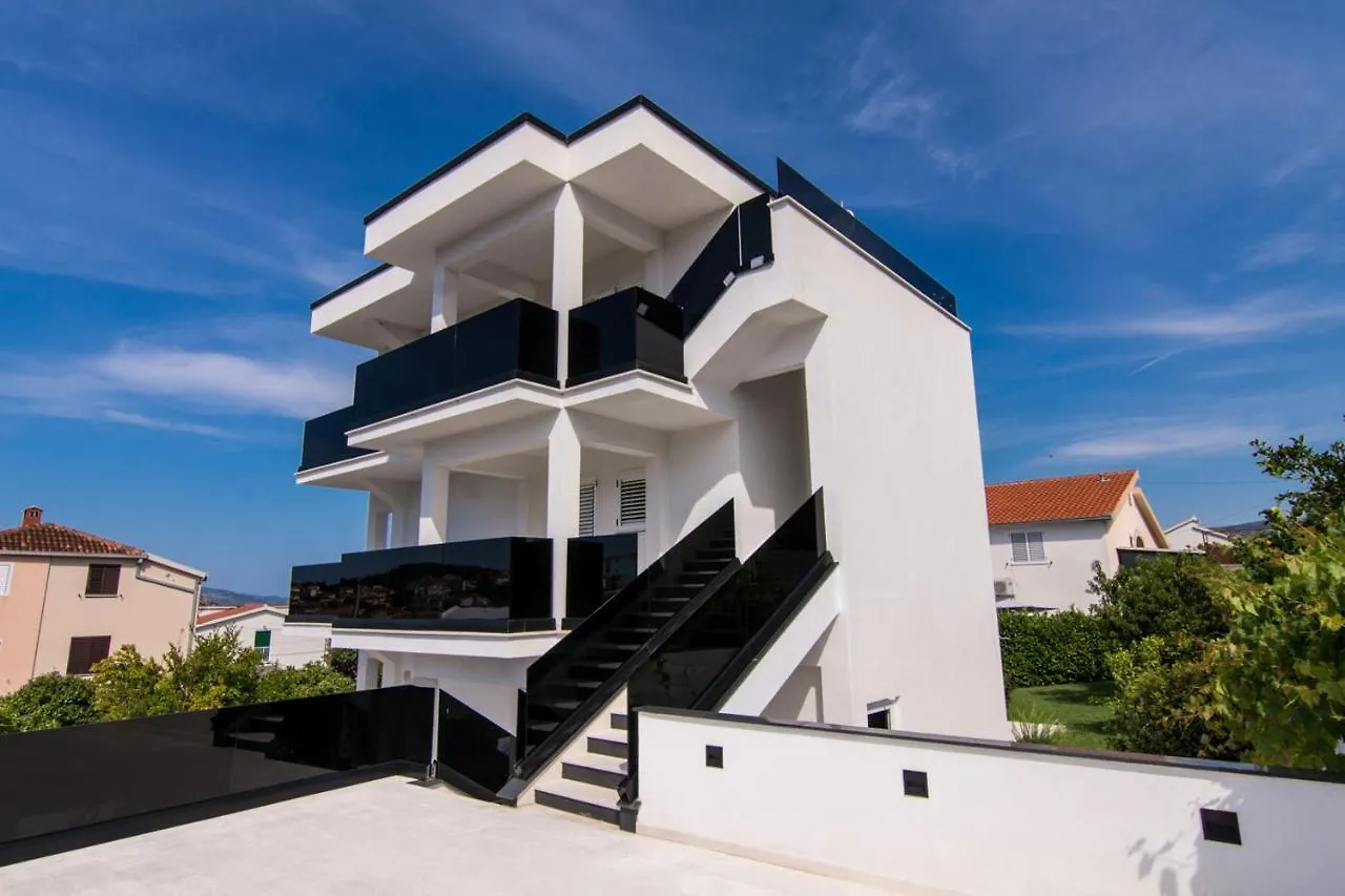 Black Home Apartments Trogir