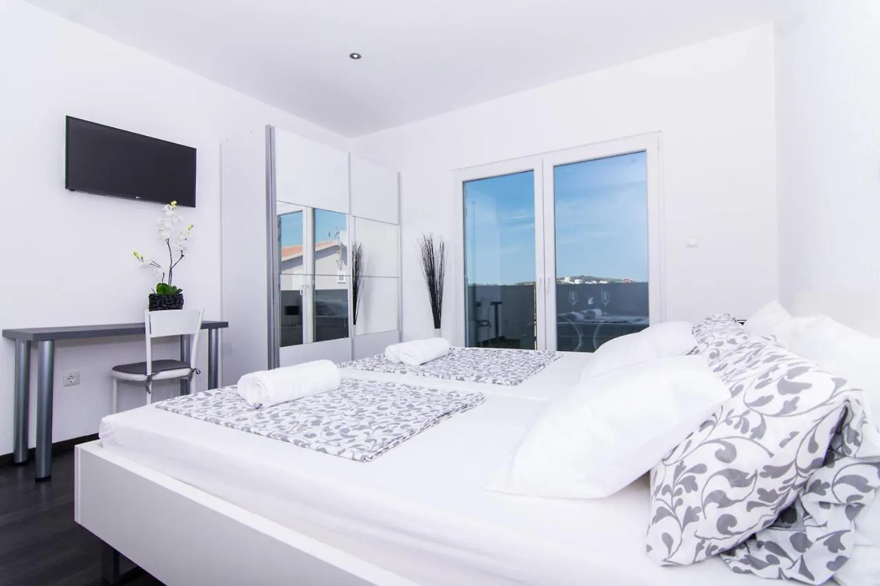 Black Home Apartments Trogir