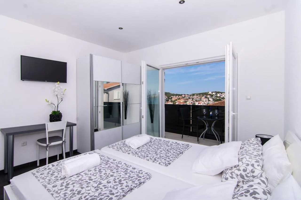 Black Home Apartments Trogir