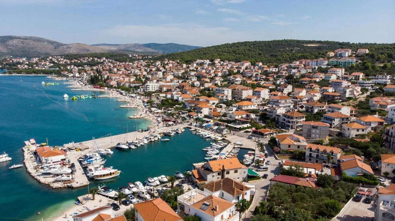 Black Home Apartments Trogir